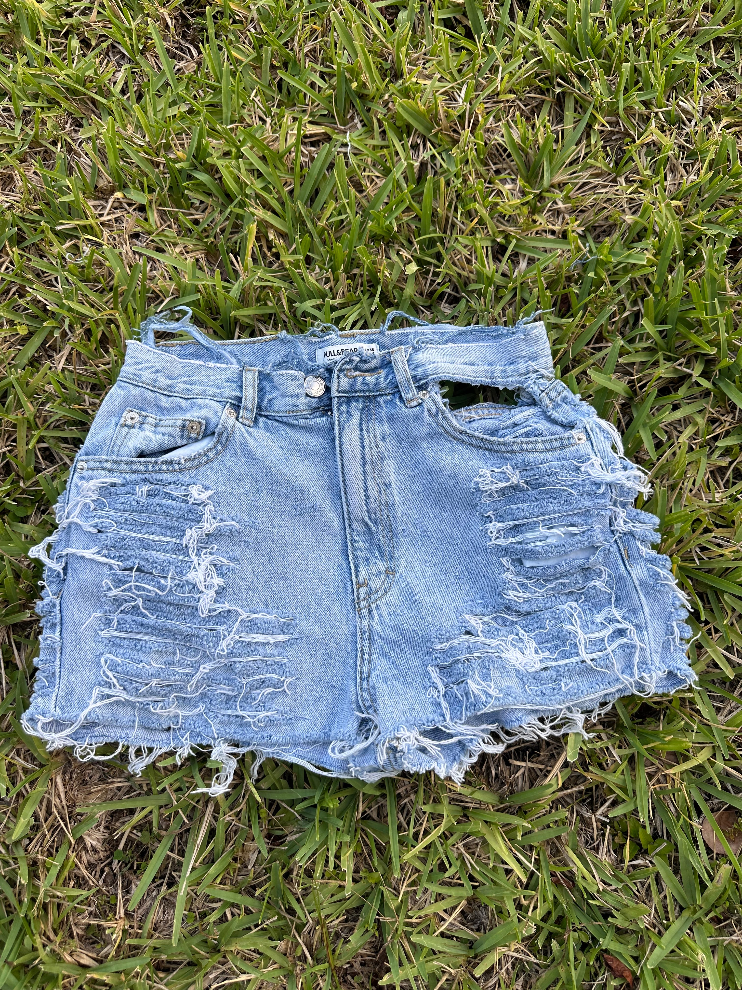 1 of 1 Shorts - Size 4