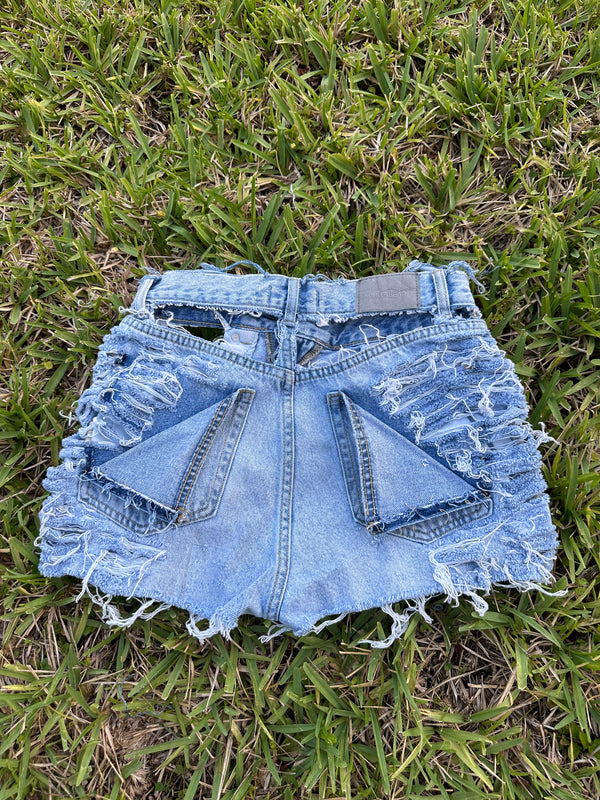 1 of 1 Shorts - Size 4