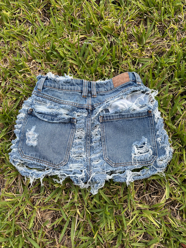 1 of 1 Shorts - Size 28