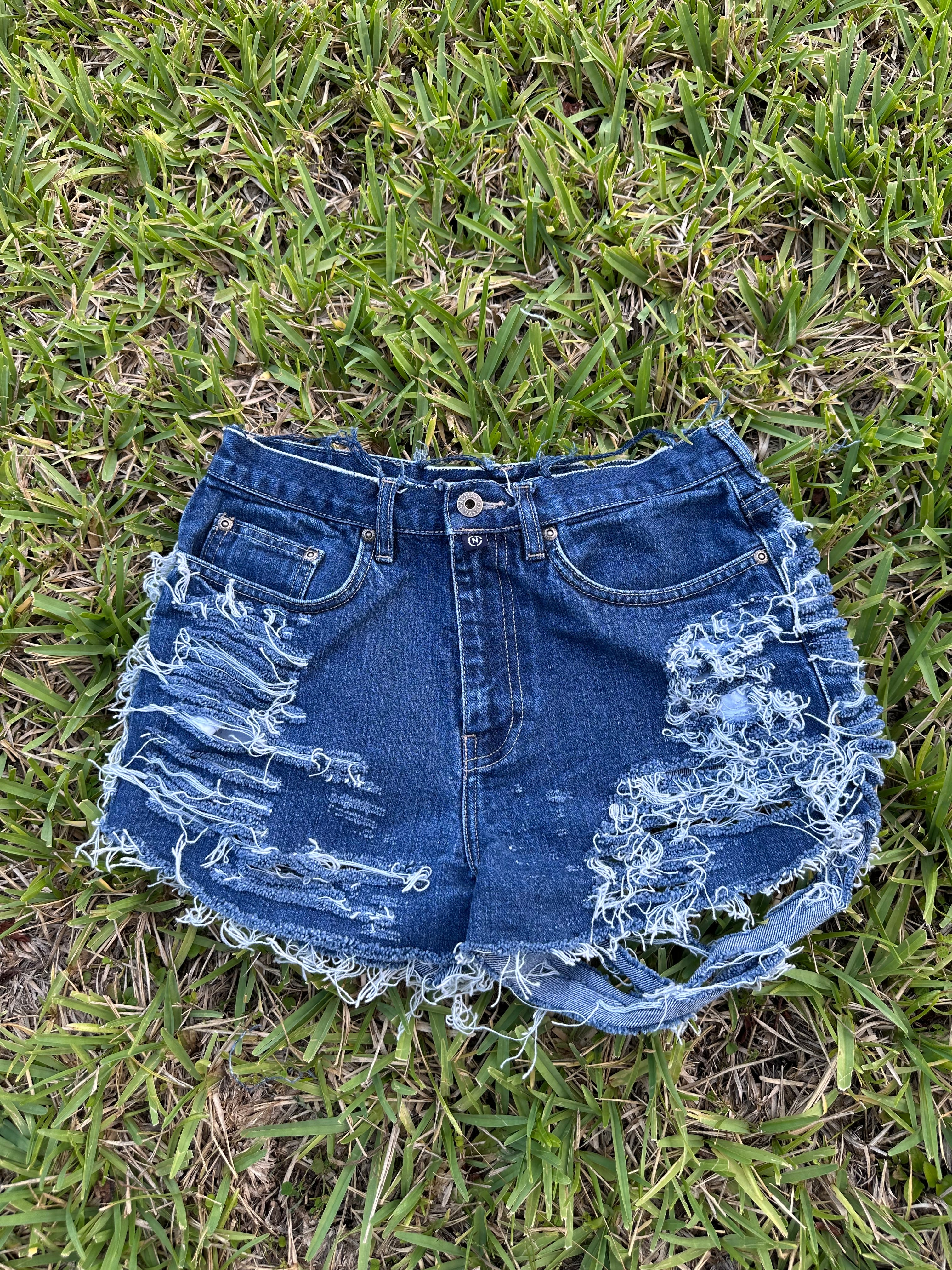 1 of 1 Shorts - Size 6