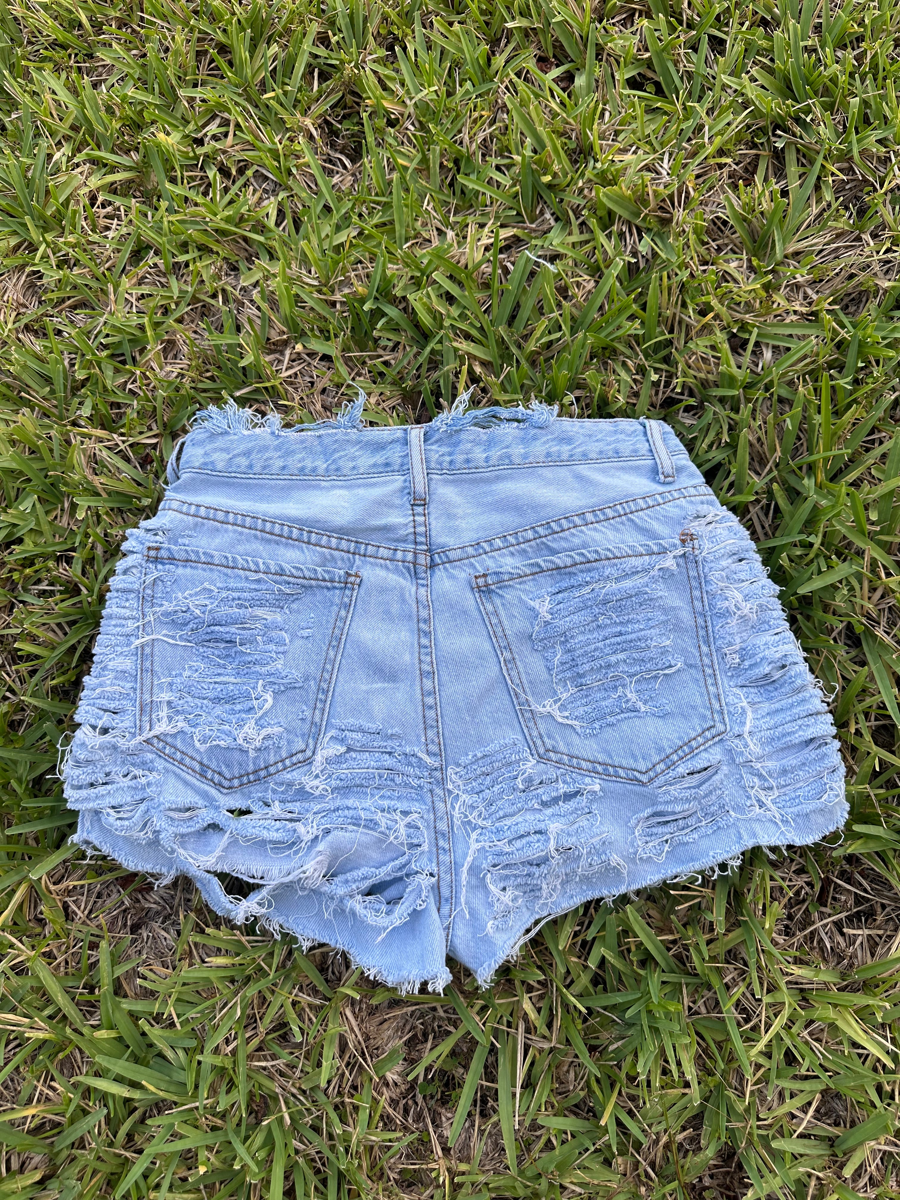 1 of 1 Shorts - Size 9
