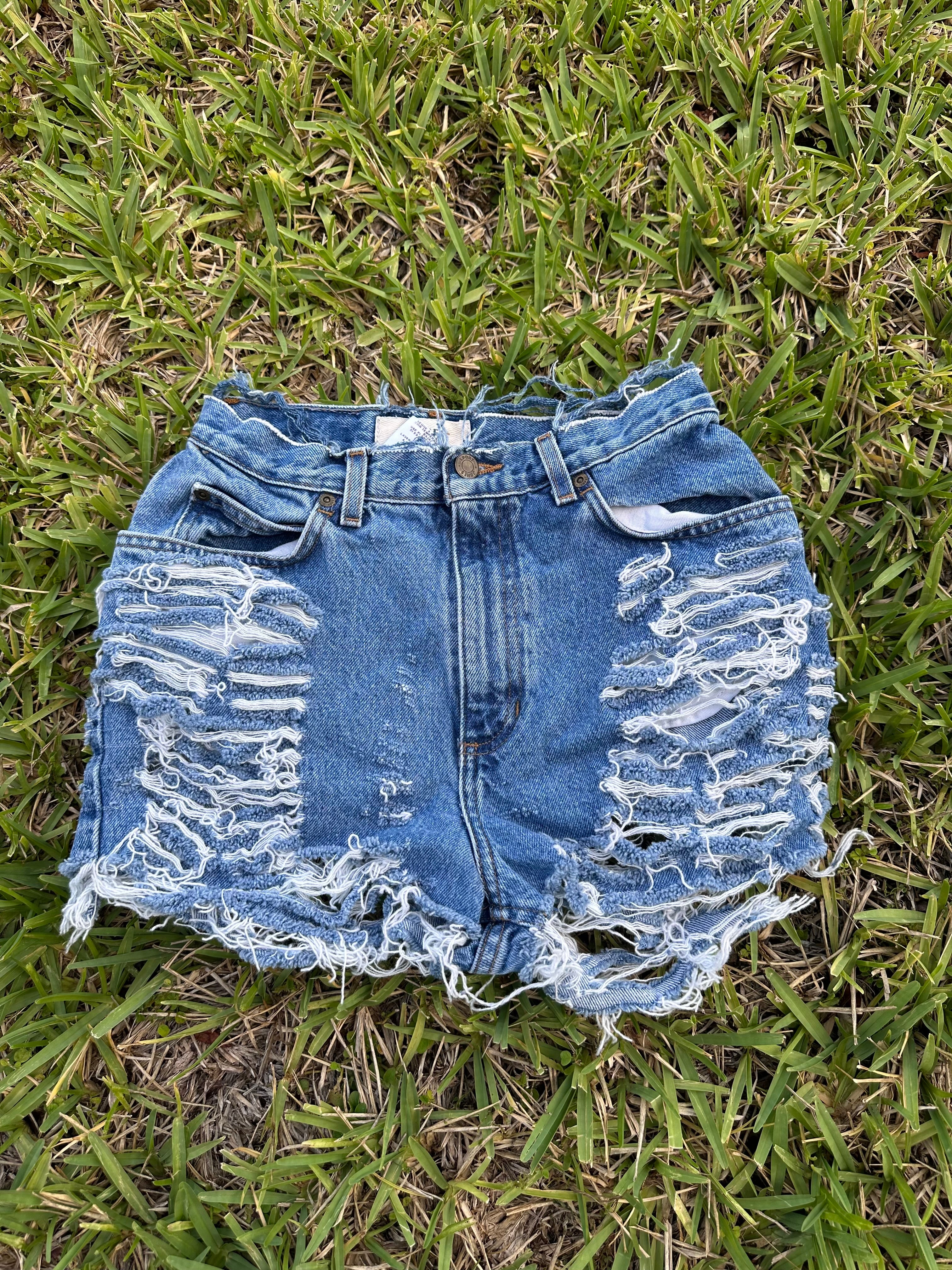 1 of 1 Shorts - Size 6
