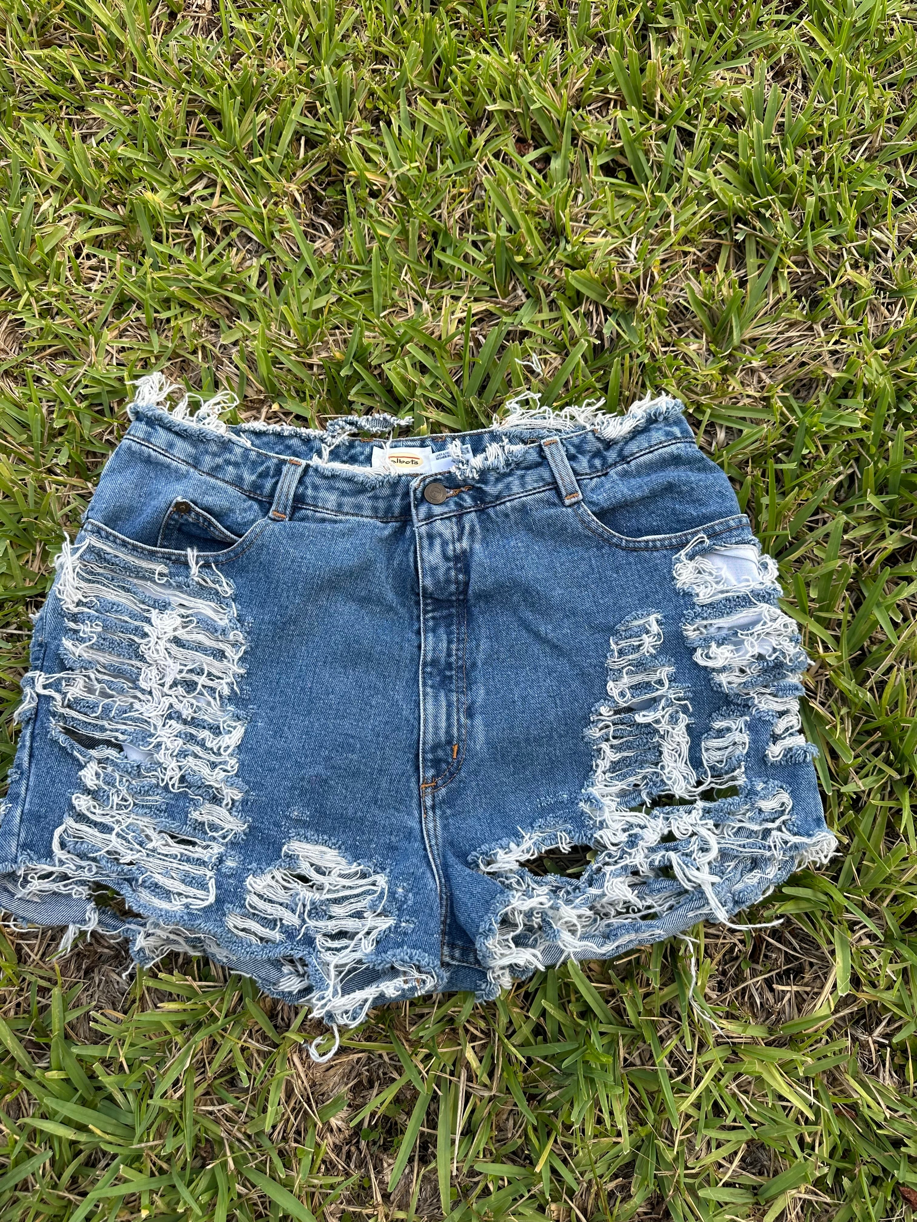 1 of 1 Shorts - Size 36