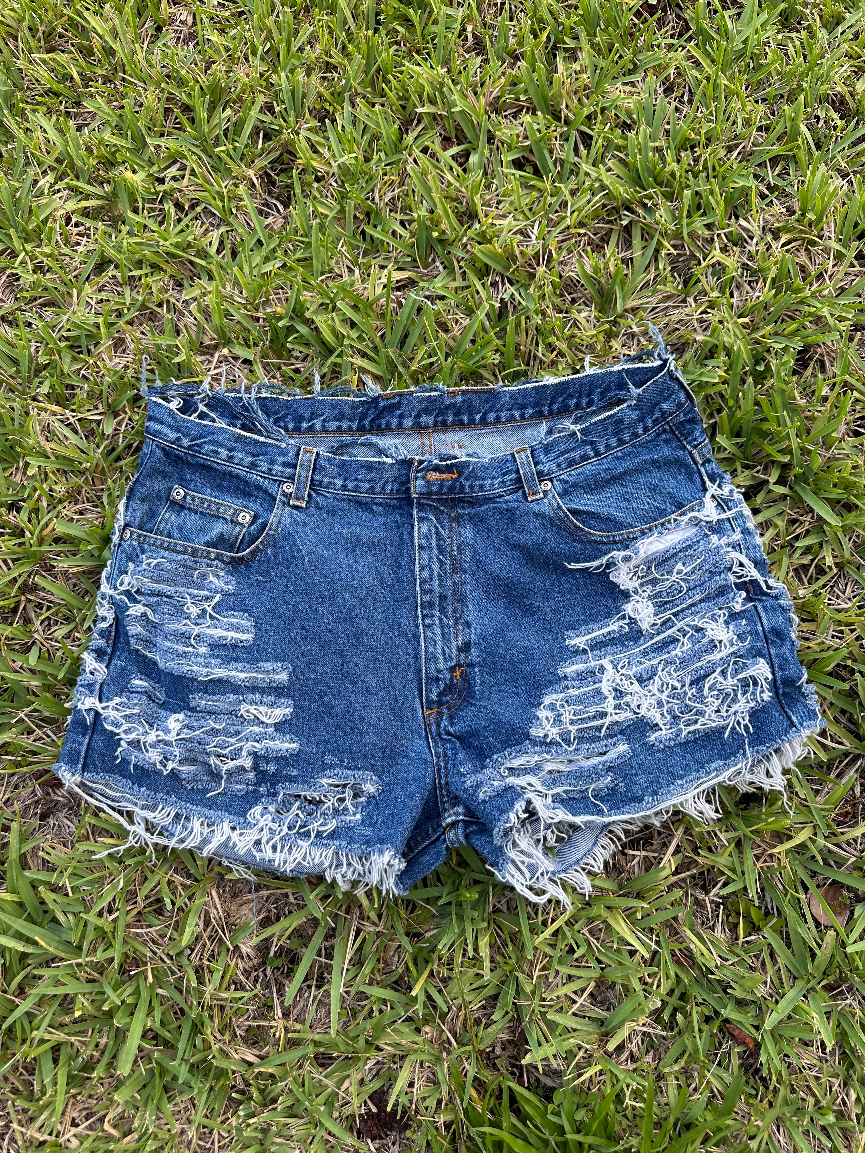 1 of 1 Shorts - Size 38