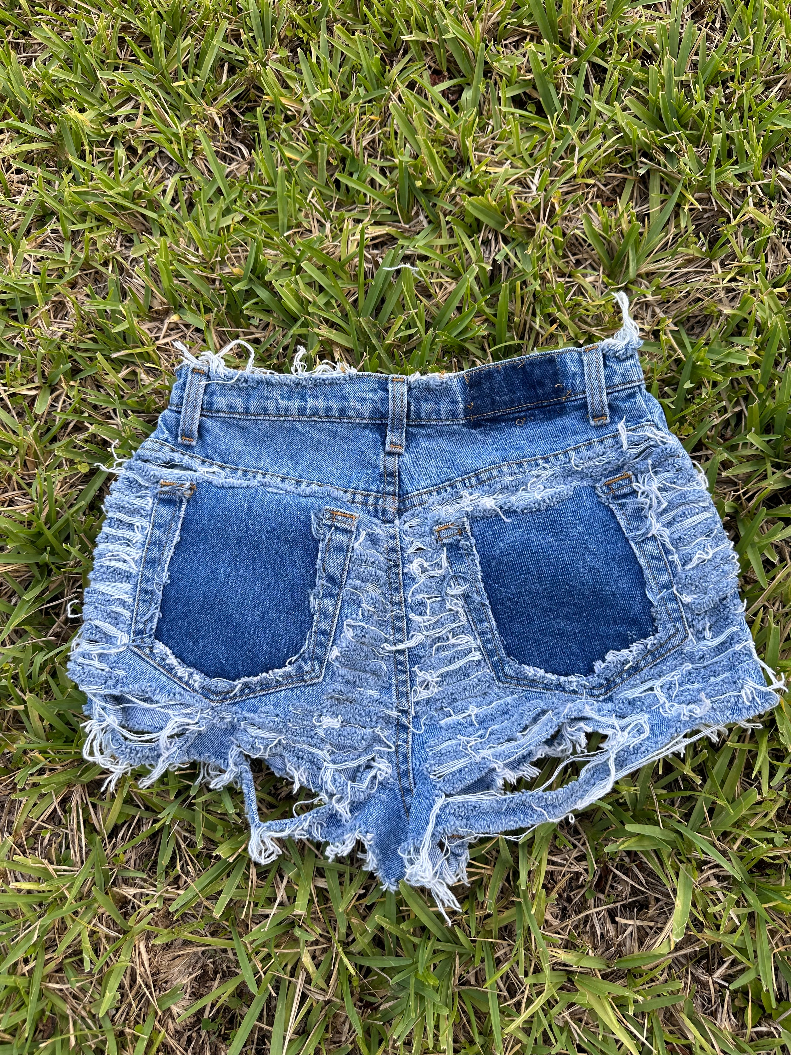 1 of 1 Shorts - Size 10