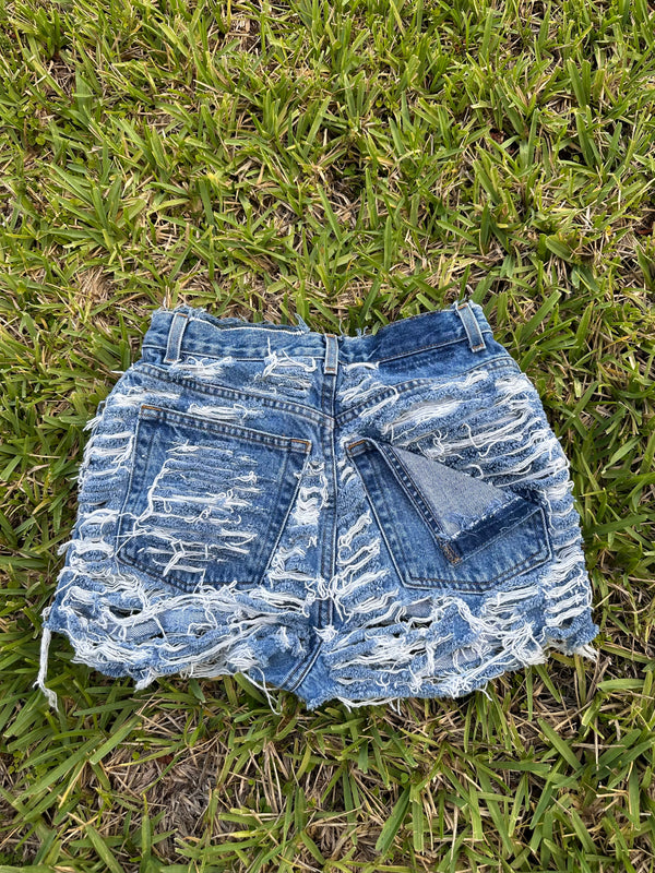 1 of 1 Shorts - Size 6